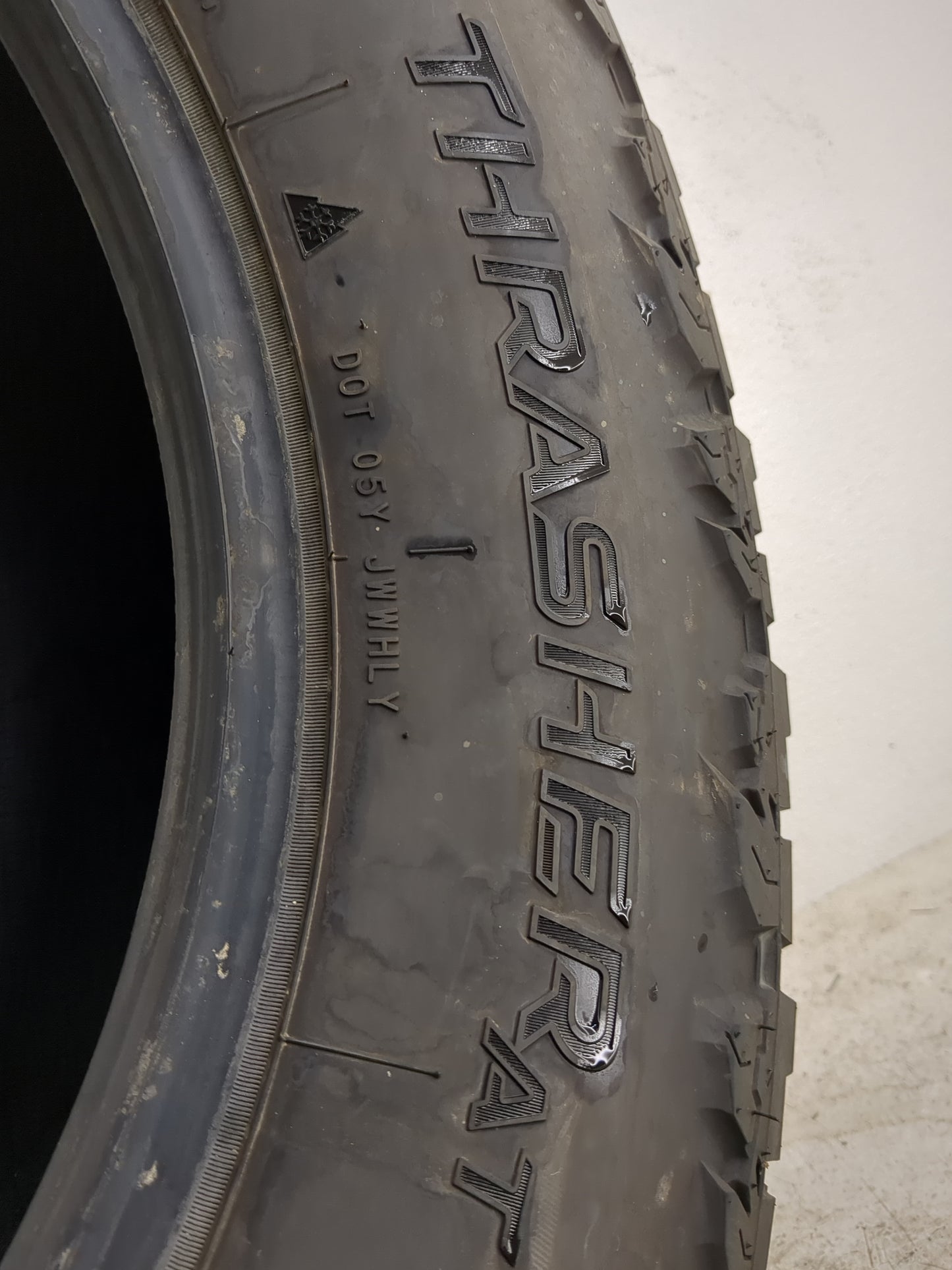 Used Tire 275/65R18 IRONHEAD THRASHER AT IH03 116T - Tread Depth 4/32 - Oemusedautoparts1.com