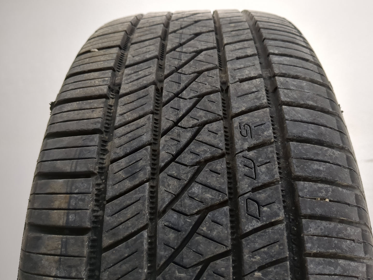 Used Tire 205/55R16 CONTINENTAL PURECONTACT LS 91V - Tread Depth 7/32 - Oemusedautoparts1.com