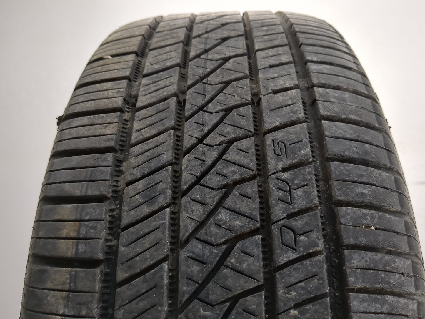 Used Tire 205/55R16 CONTINENTAL PURECONTACT LS 91V - Tread Depth 7/32 - Oemusedautoparts1.com