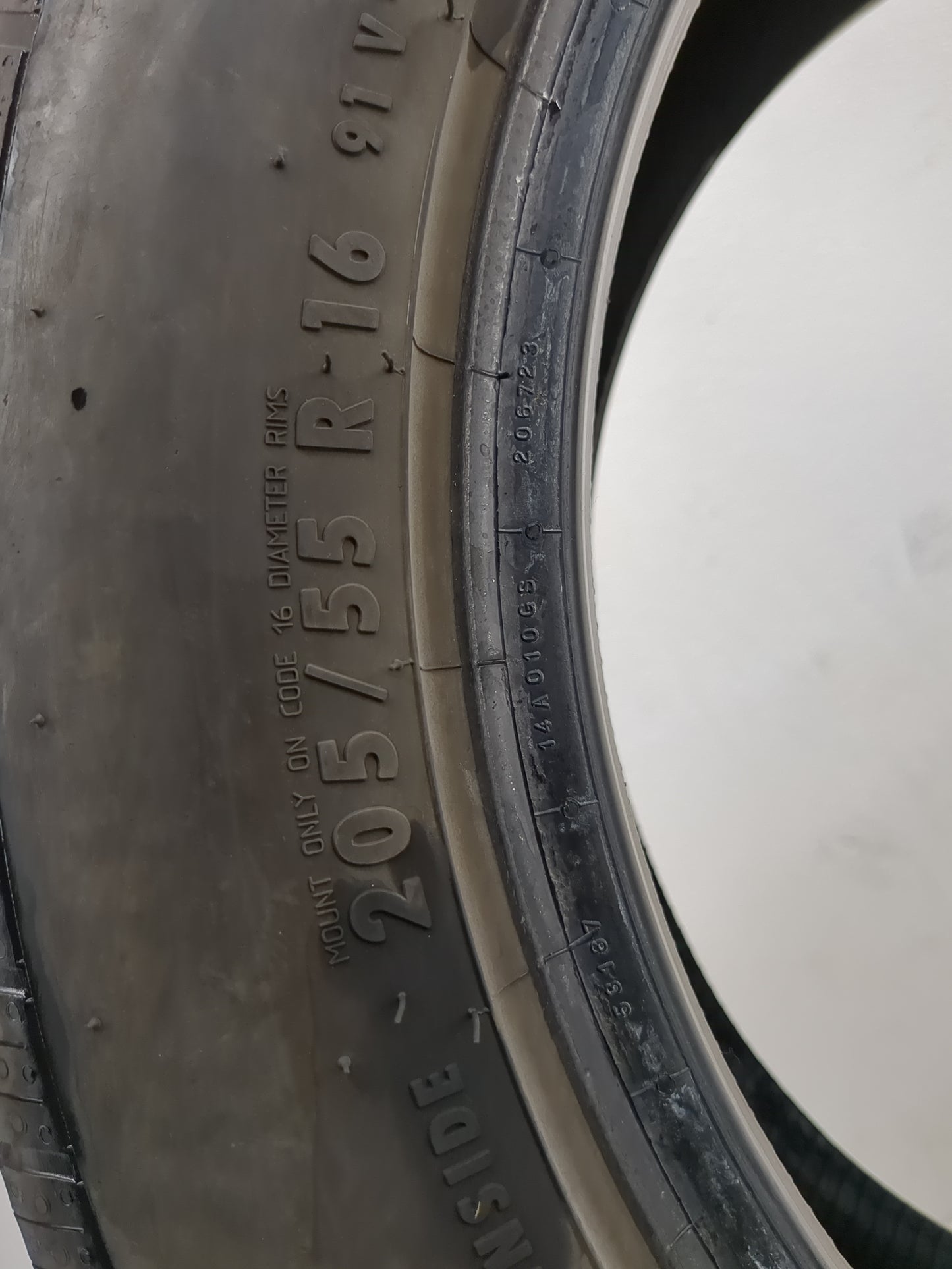 Used Tire 205/55R16 CONTINENTAL PURECONTACT LS 91V - Tread Depth 7/32 - Oemusedautoparts1.com