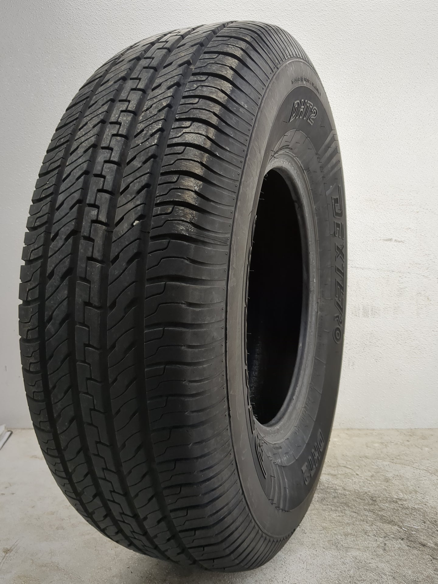 Used Tire P255/75R16 DEXTERO DHT2 114T - Tread Depth 8/32 - Oemusedautoparts1.com