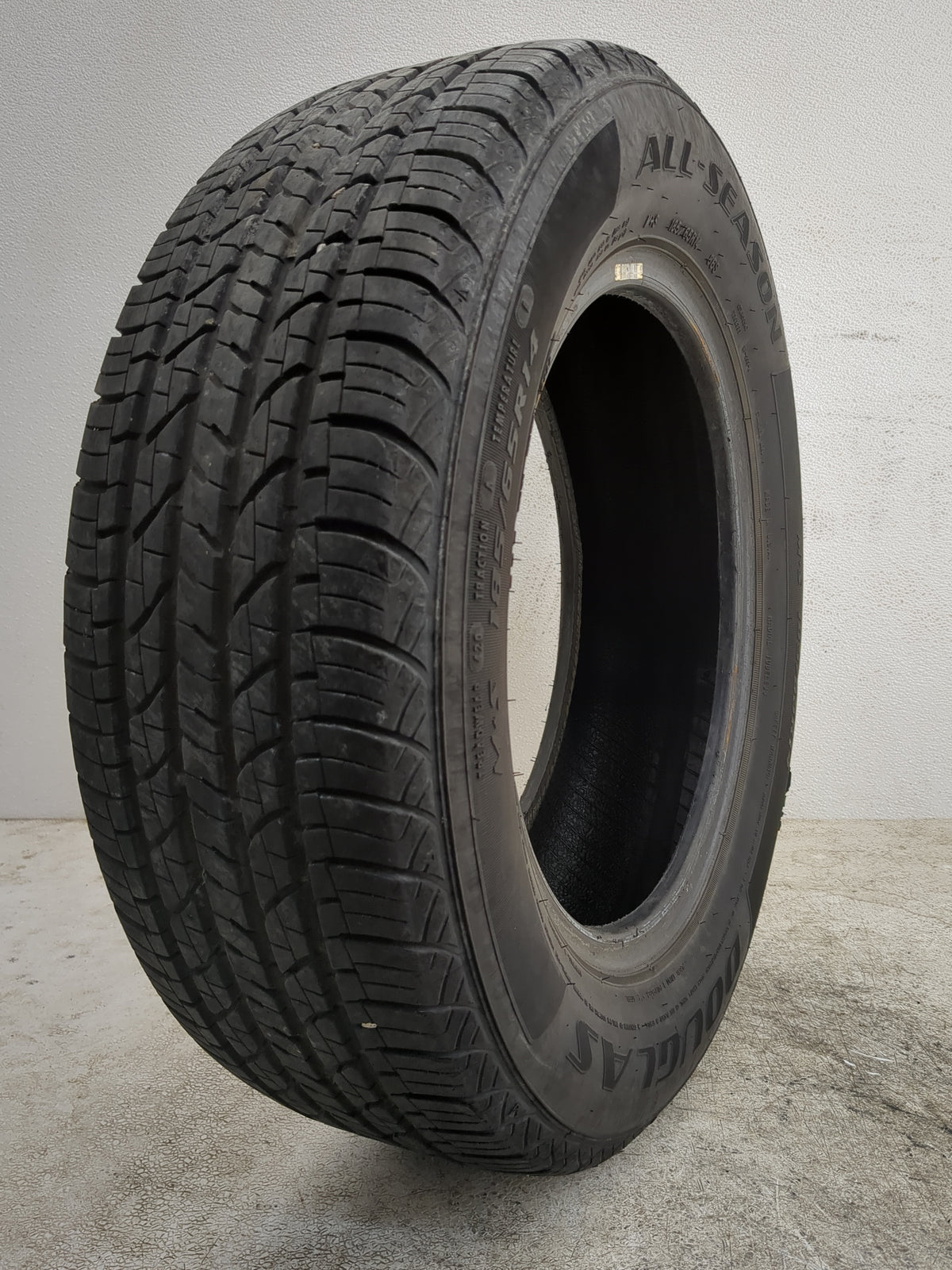 Used Tire 185/65R14 DOUGLAS ALL SEASON 86S - Tread Depth 7/32 - Oemusedautoparts1.com
