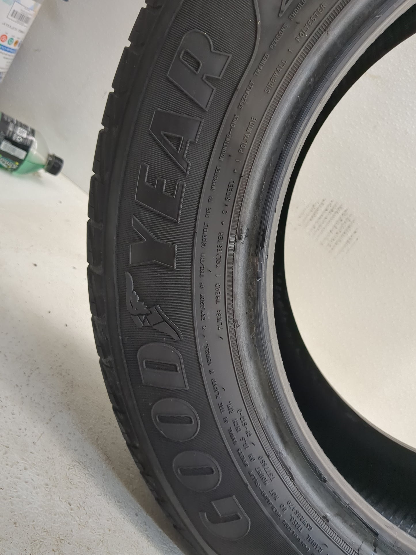 Used Tire 215/60R16 GOODYEAR ASSURANCE 95V - Tread Depth 8/32 - Oemusedautoparts1.com