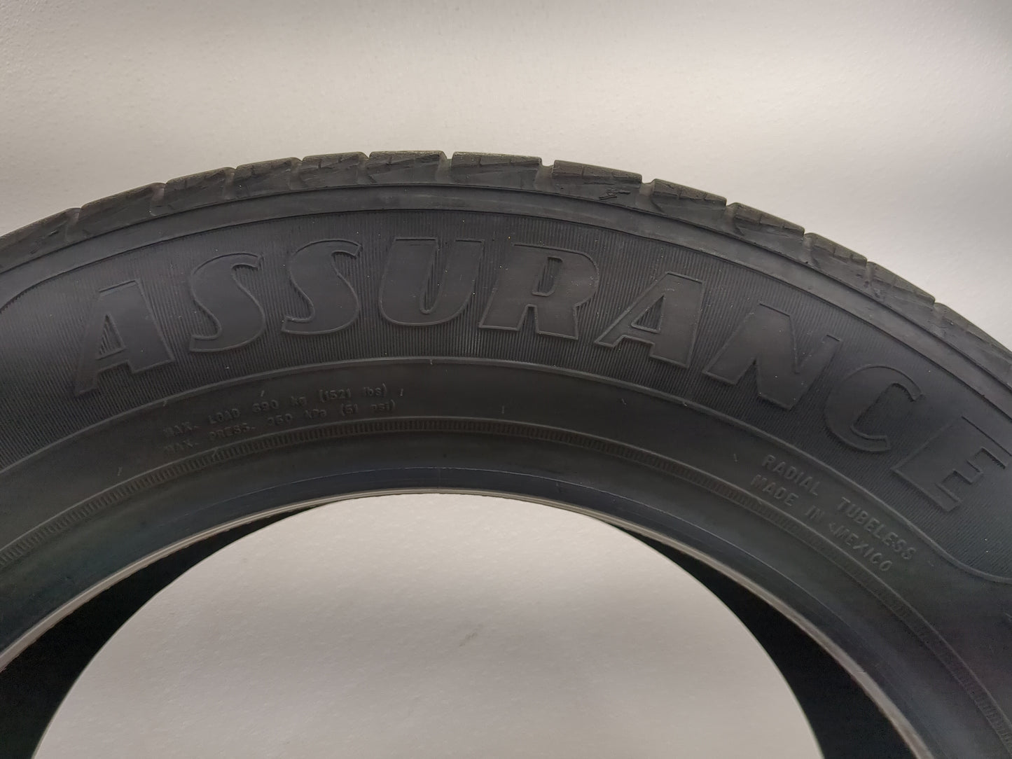 Used Tire 215/60R16 GOODYEAR ASSURANCE 95V - Tread Depth 8/32 - Oemusedautoparts1.com