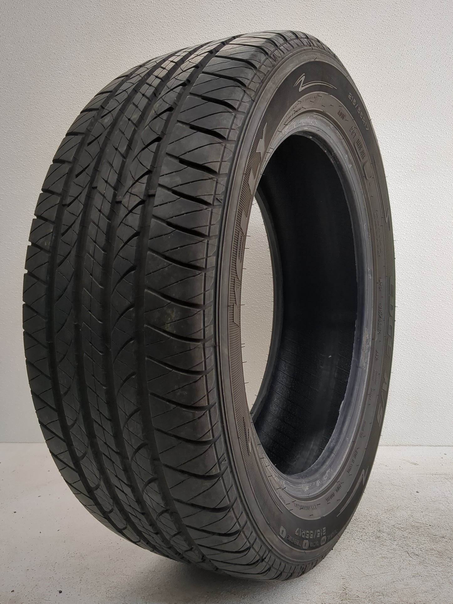 Used Tire 215/55R17 KELLY EDGE A/S 94V - Tread Depth 6/32 - Oemusedautoparts1.com