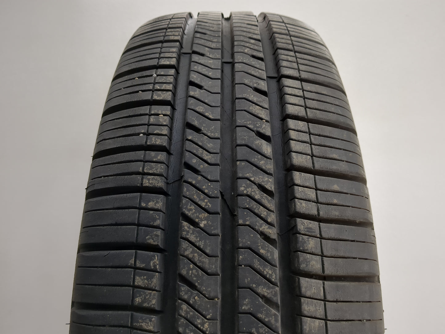 Used Tire P205/70R16 GOODYEAR EAGLE LS2 96T - Tread Depth 9/32 - Oemusedautoparts1.com