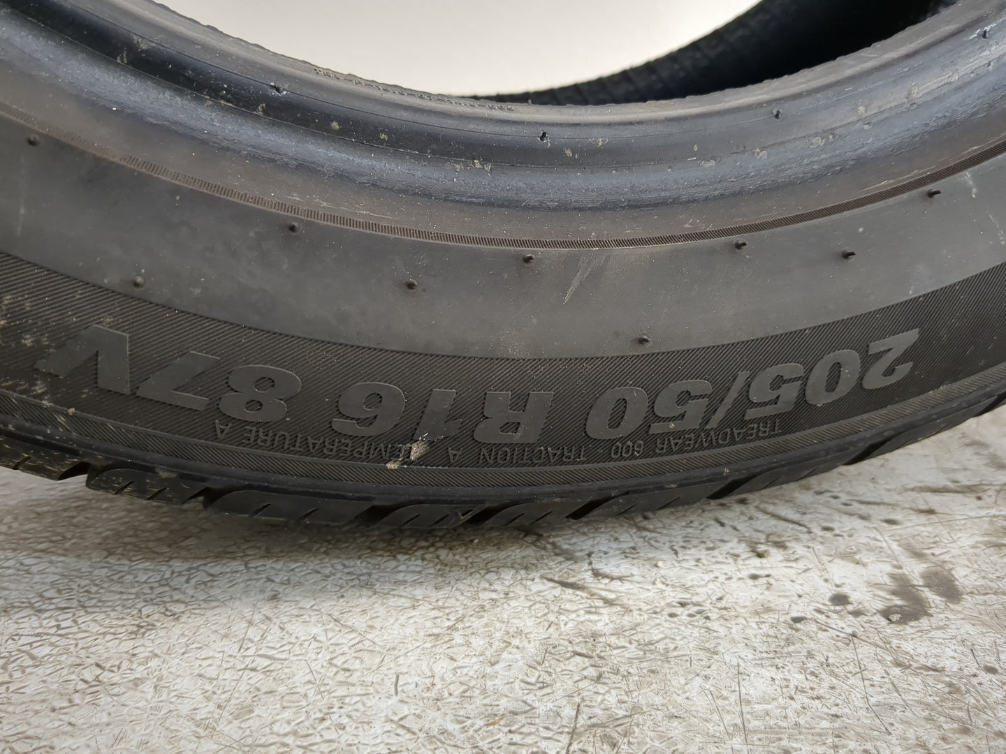 Used Tire 205/50R16 SUREDRIVE TOURING A/S 87V - Tread Depth 10.5/32 - Oemusedautoparts1.com