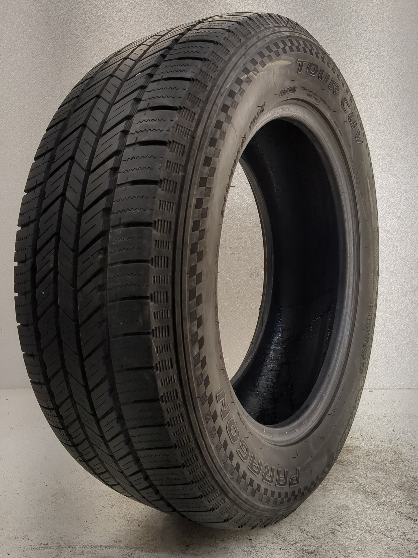Used Tire 245/60R18 PARAGON TOUR CUV 105H - Tread Depth 9/32 - Oemusedautoparts1.com