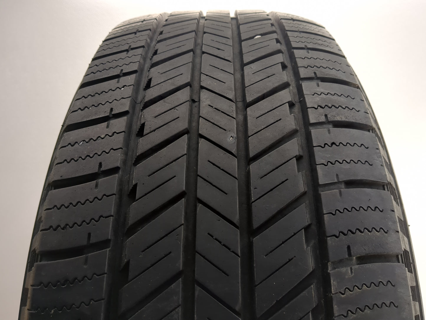 Used Tire 245/60R18 PARAGON TOUR CUV 105H - Tread Depth 9/32 - Oemusedautoparts1.com