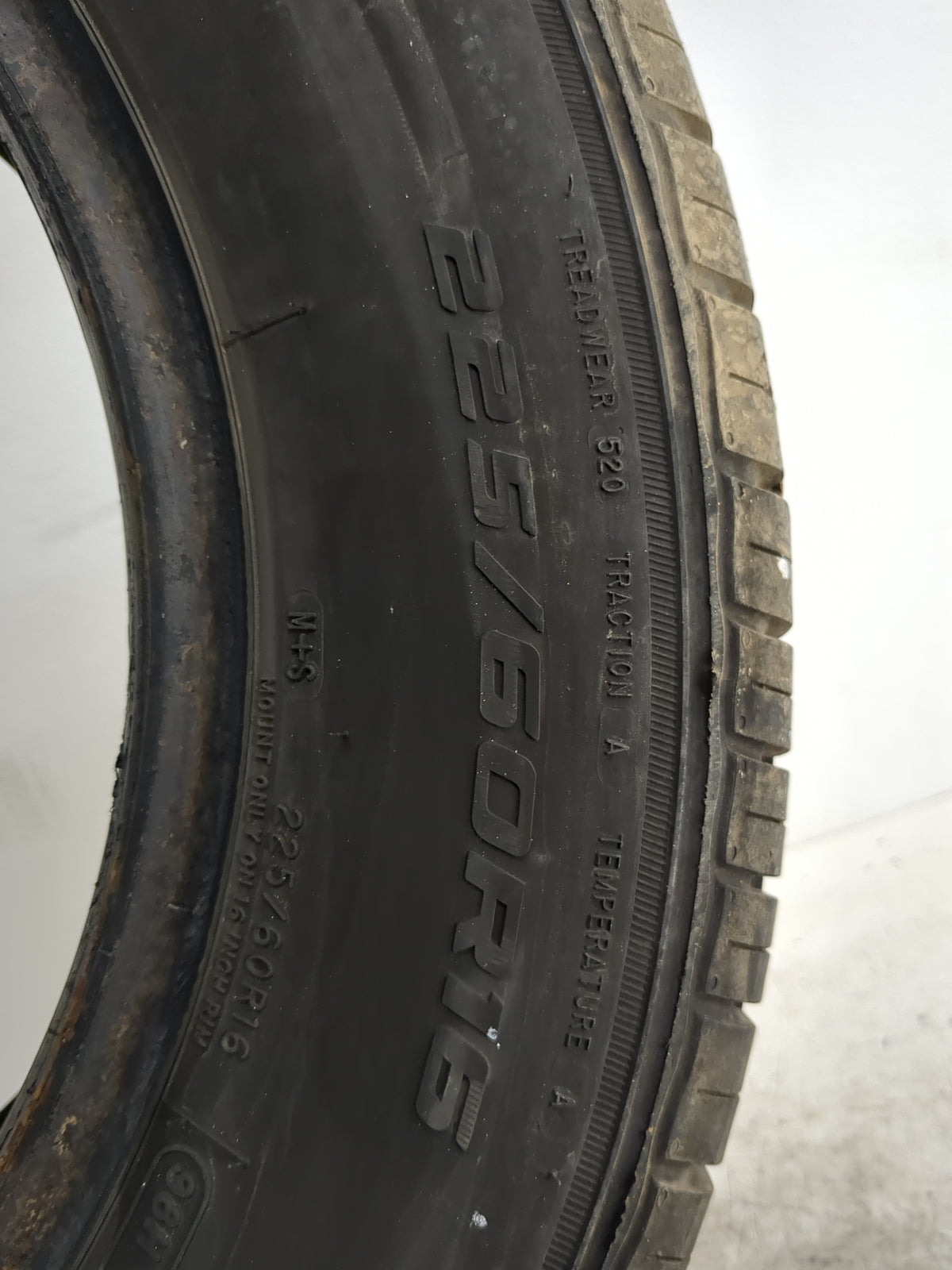 Used Tire 225/60R16 STARFIRE SOLARUS AS 98H - Tread Depth 9.5/32 - Oemusedautoparts1.com