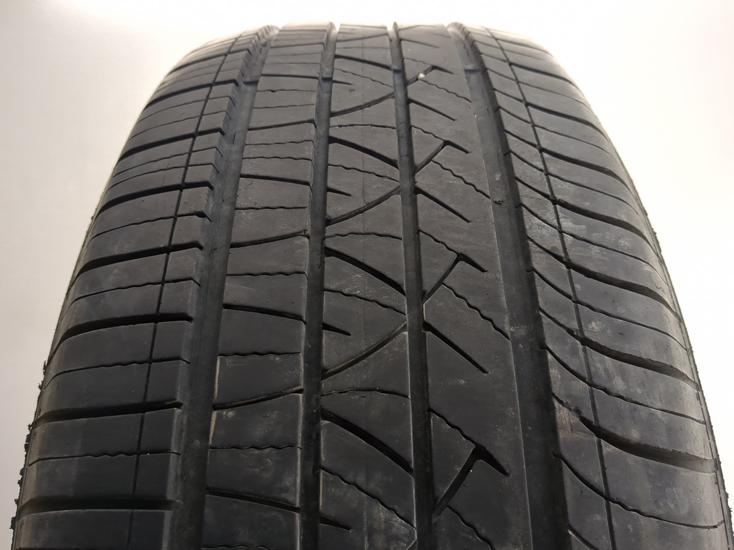 Used Tire 225/65R17 MASTERCRAFT LSP GRAND TOURING 102T - Tread Depth 7/32 - Oemusedautoparts1.com