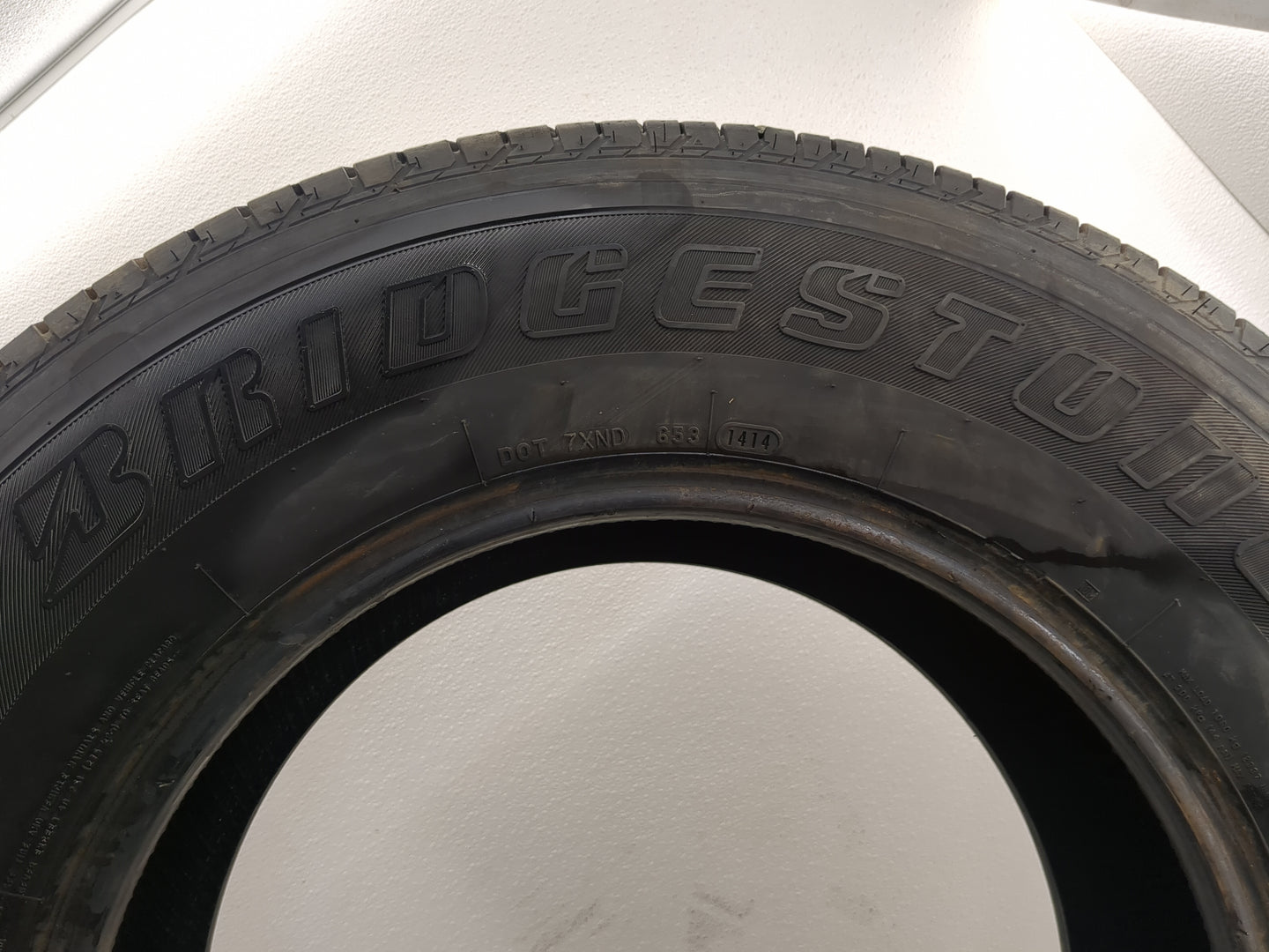 Used Tire P255/70R17 BRIDGETONE DUELER H/T 684II 110S - Tread Depth 9.5/32 - Oemusedautoparts1.com