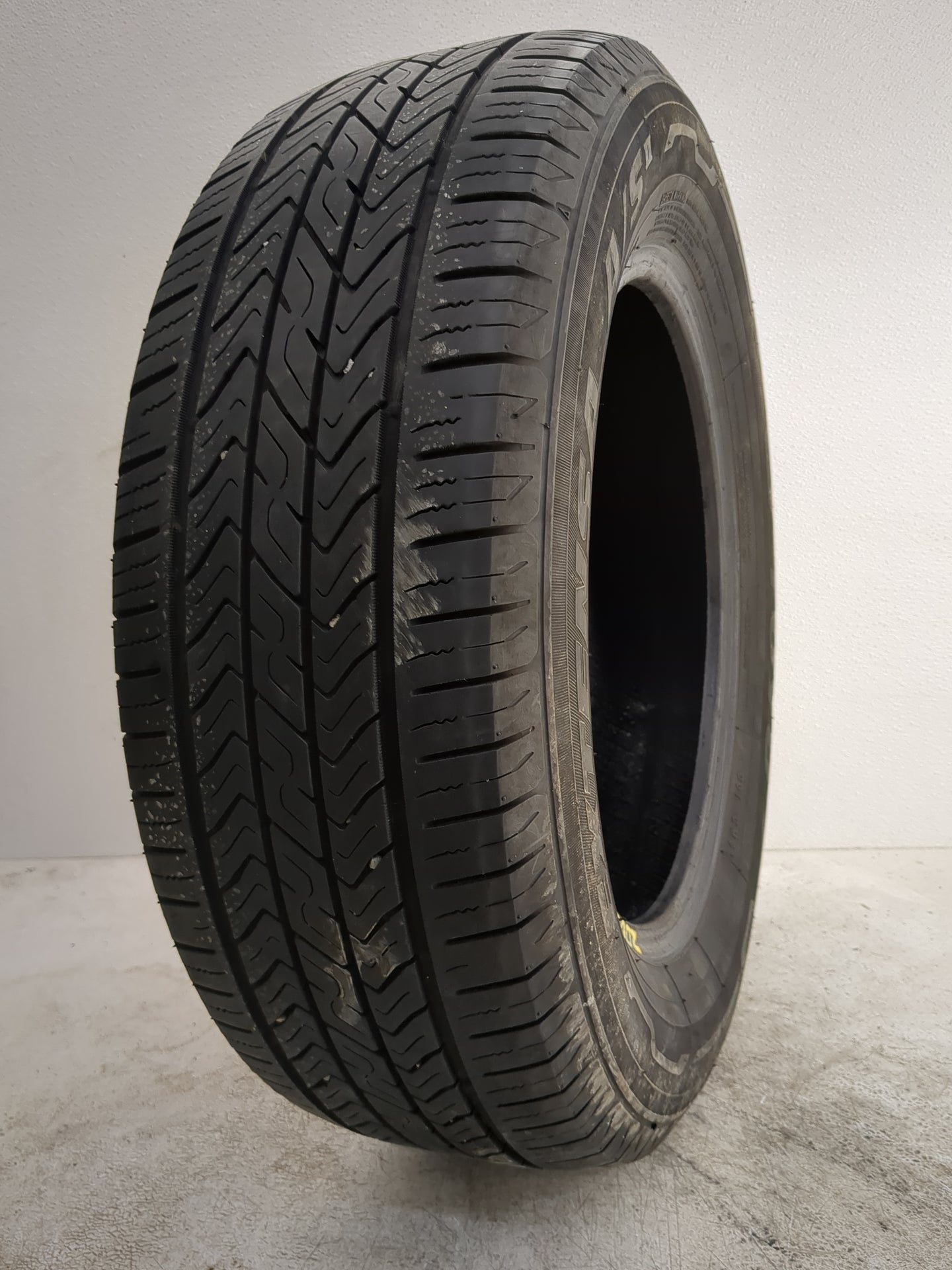 Used Tire 205/65R15 TOYO EXTENSA A/S II 94H - Tread Depth 7/32 - Oemusedautoparts1.com