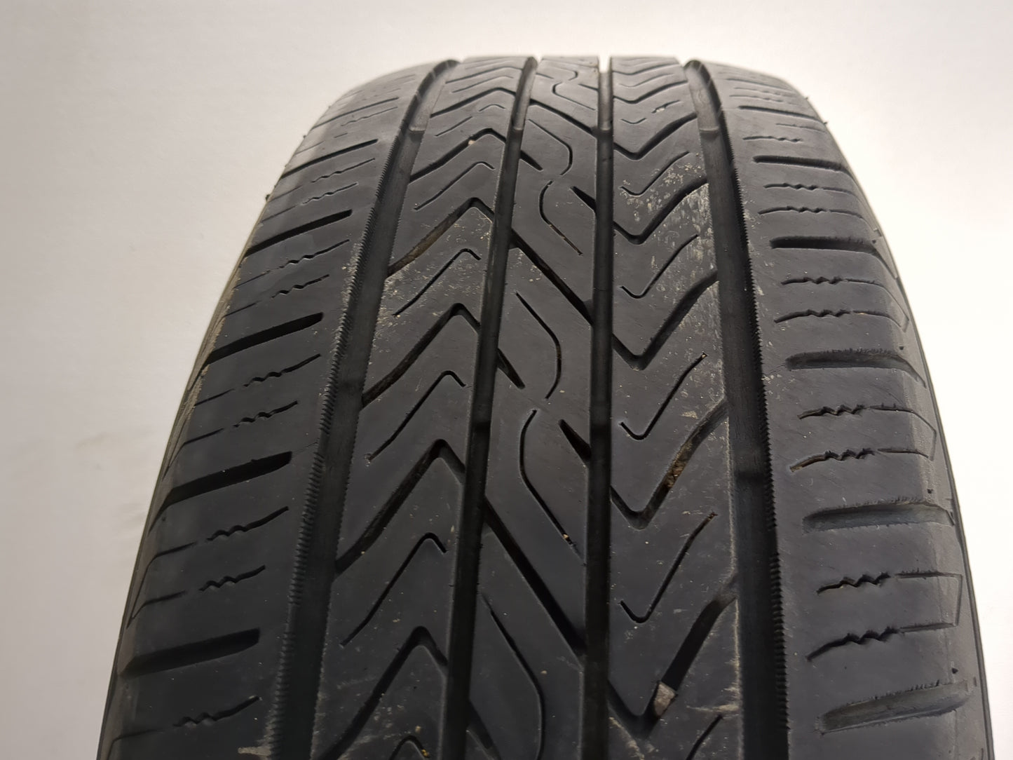 Used Tire 205/65R15 TOYO EXTENSA A/S II 94H - Tread Depth 7/32 - Oemusedautoparts1.com