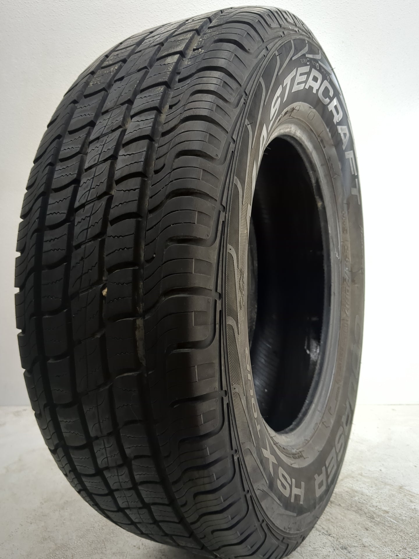 Used Tire 245/70R17 MASTERCRAFT COURSER HSX TOUR 110T - Tread Depth 9.5/32 - Oemusedautoparts1.com