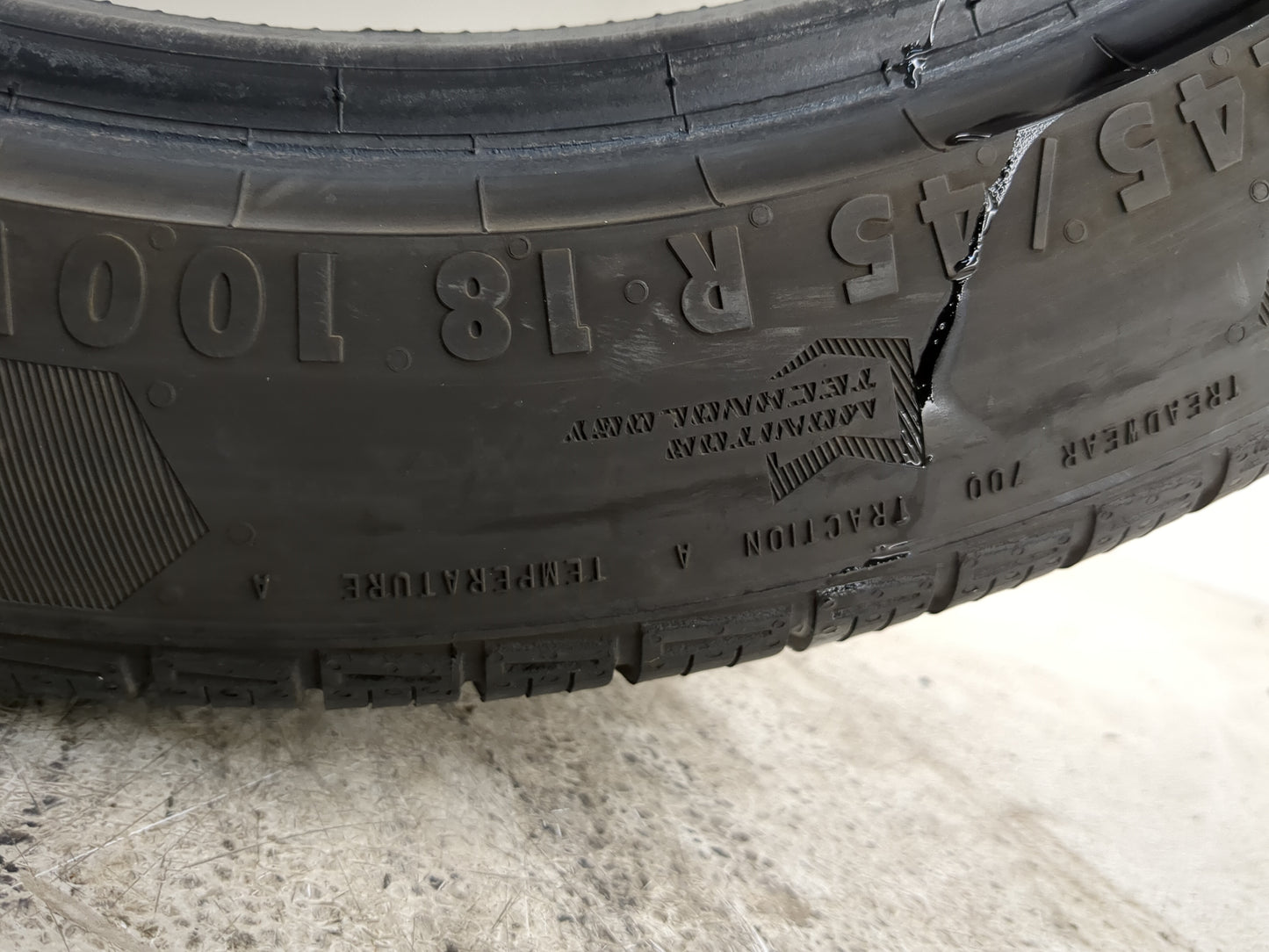 Used Tire 245/45R18 GENERAL ALTIMAX RT 45 100V - Tread Depth 8/32 - Oemusedautoparts1.com