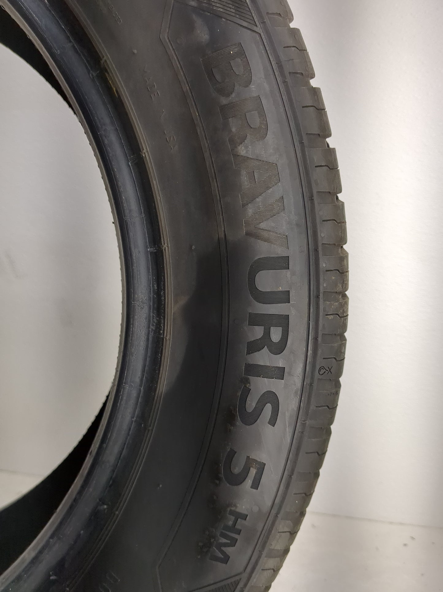 Used Tire 215/55R16 BARUM BRAVURIS 5 HM 97H - Tread Depth 8/32 - Oemusedautoparts1.com