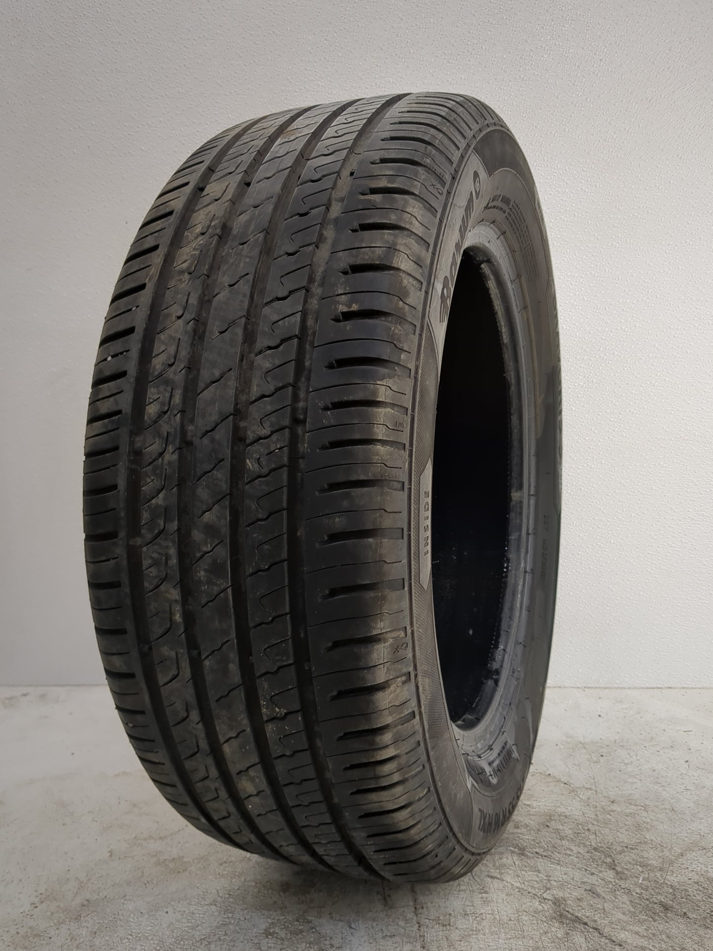 Used Tire 215/55R16 BARUM BRAVURIS 5 HM 97H - Tread Depth 8/32 - Oemusedautoparts1.com