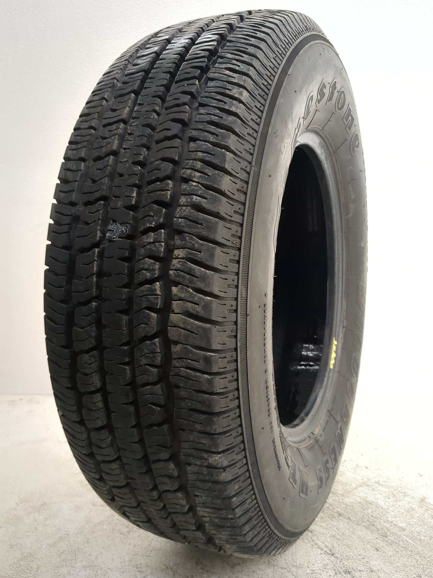 Used Tire P225/70R15 FIRESTONE WILDERNESS 100S - Tread Depth 12/32 - Oemusedautoparts1.com