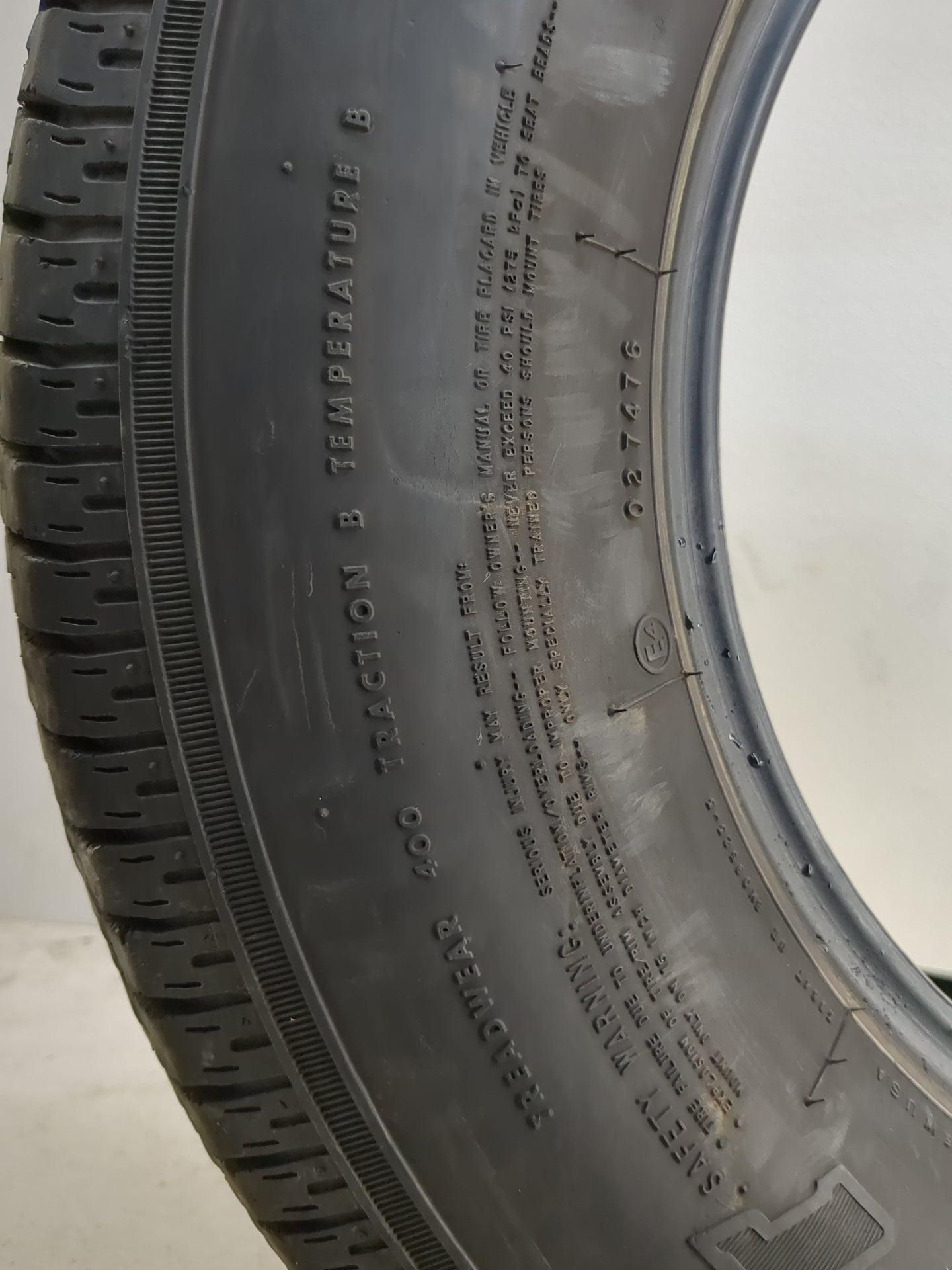 Used Tire P225/70R15 FIRESTONE WILDERNESS 100S - Tread Depth 12/32 - Oemusedautoparts1.com