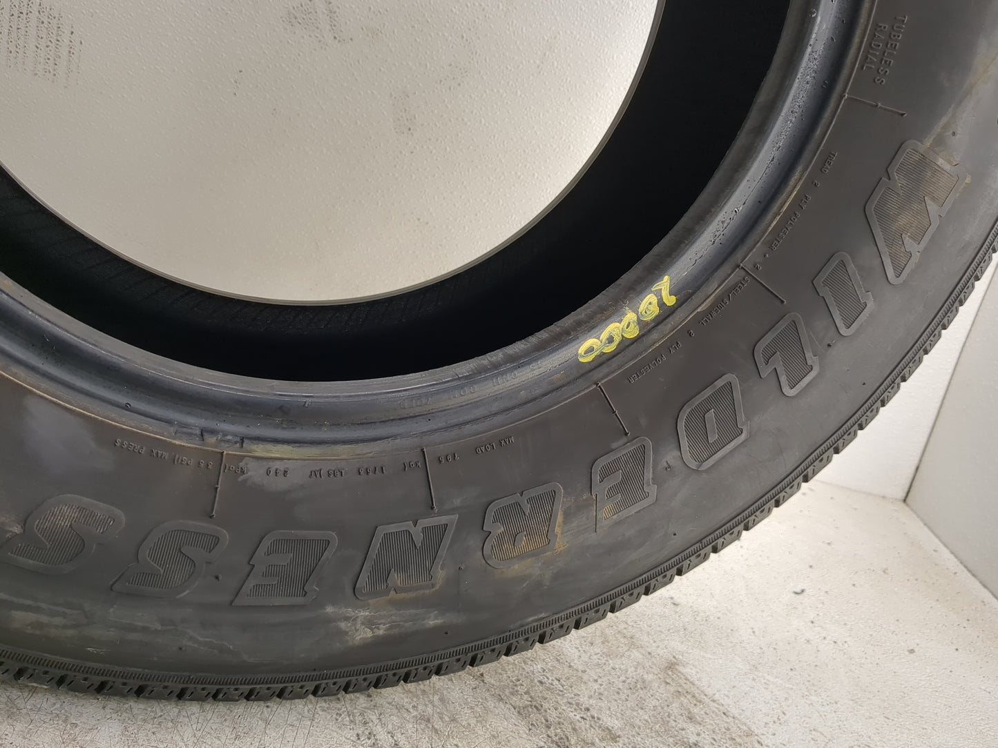 Used Tire P225/70R15 FIRESTONE WILDERNESS 100S - Tread Depth 12/32 - Oemusedautoparts1.com
