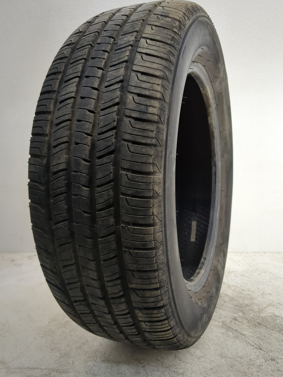 Used Tire 225/60R17 KENDA KENETICA TOURING A/S 99H - Tread Depth 10/32 - Oemusedautoparts1.com