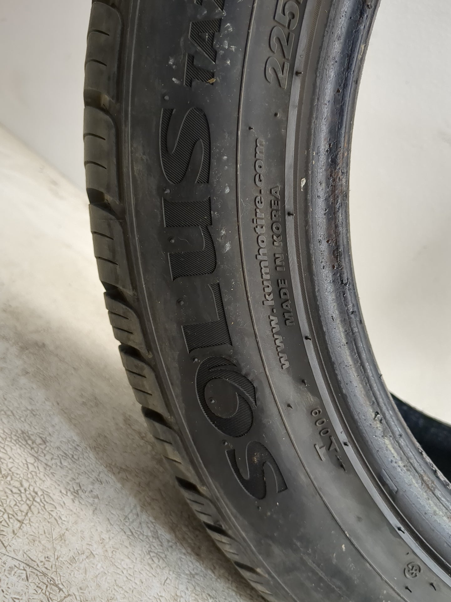 Used Tire 225/50ZR17 KUMHO SOLUS TA71 98W - Tread Depth 11/32 - Oemusedautoparts1.com