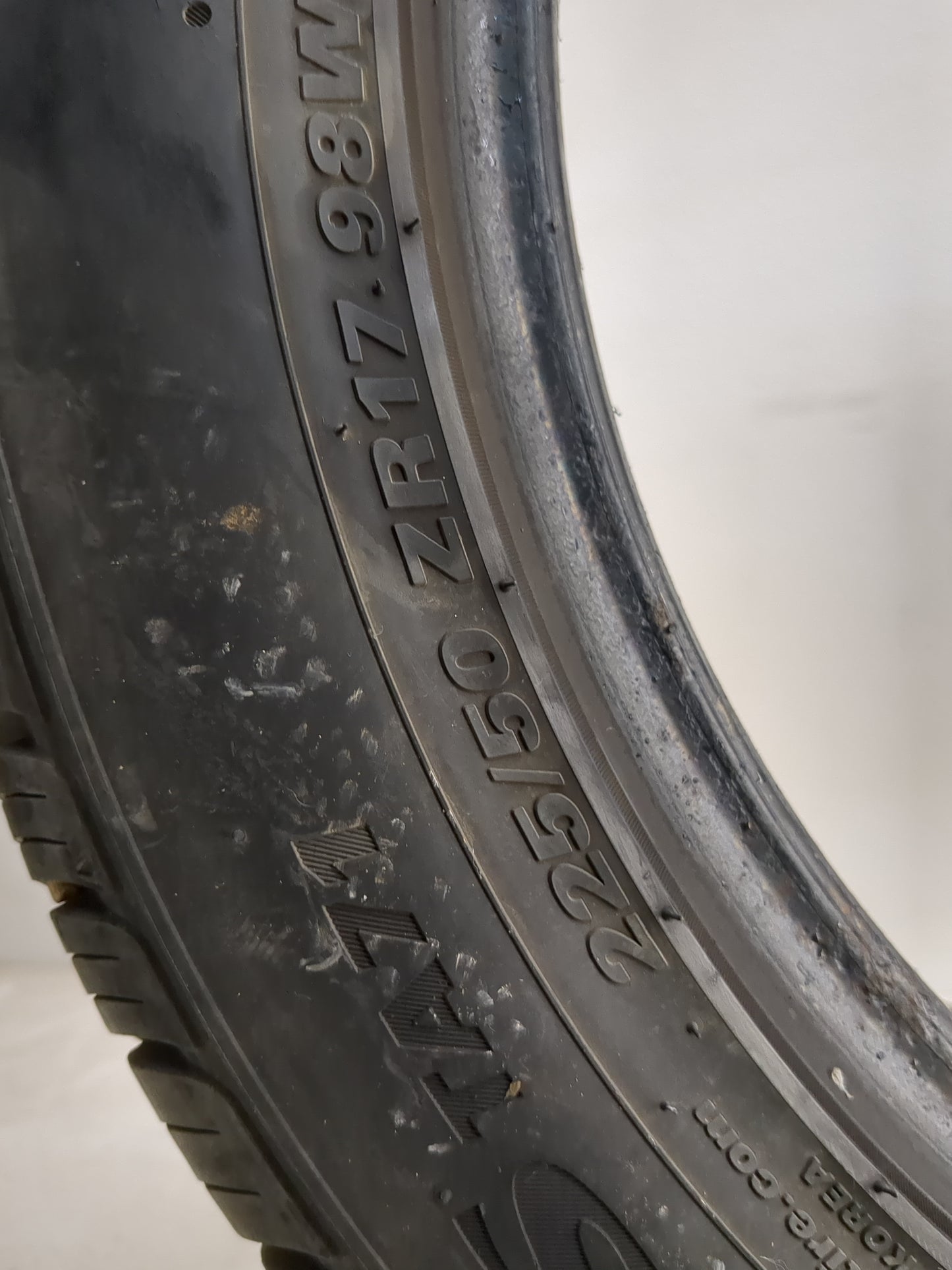Used Tire 225/50ZR17 KUMHO SOLUS TA71 98W - Tread Depth 11/32 - Oemusedautoparts1.com