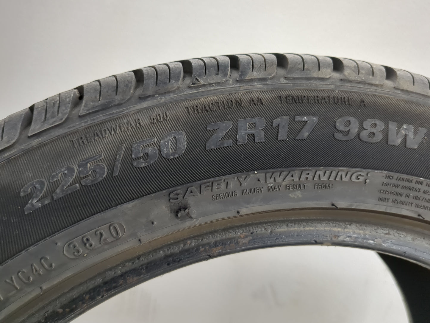 Used Tire 225/50ZR17 KUMHO SOLUS TA71 98W - Tread Depth 11/32 - Oemusedautoparts1.com