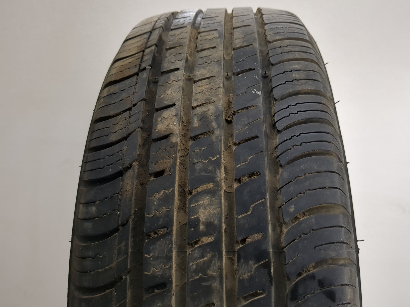Used Tire 195/65R15 SUREDRIVE TOURING A/S 91H - Tread Depth 9/32 - Oemusedautoparts1.com