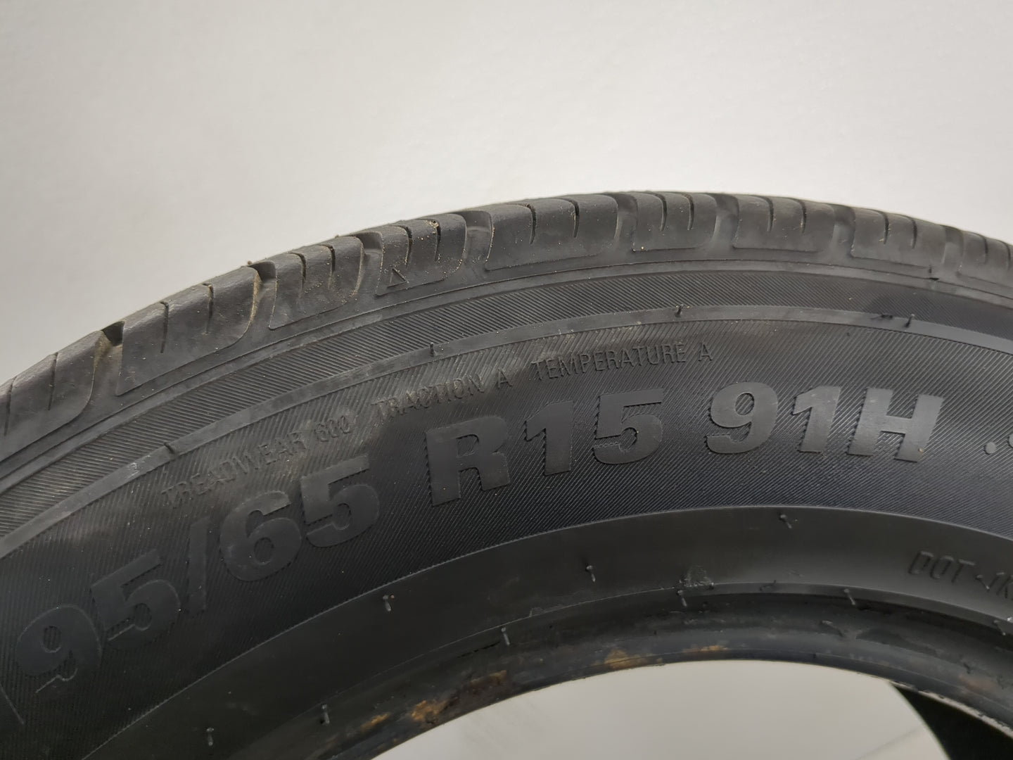 Used Tire 195/65R15 SUREDRIVE TOURING A/S 91H - Tread Depth 9/32 - Oemusedautoparts1.com