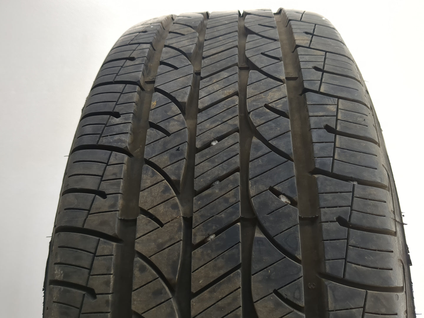 Used Tire 215/55R17 KELLY EDGE TOURING PLUS 94V - Tread Depth 10/32 - Oemusedautoparts1.com