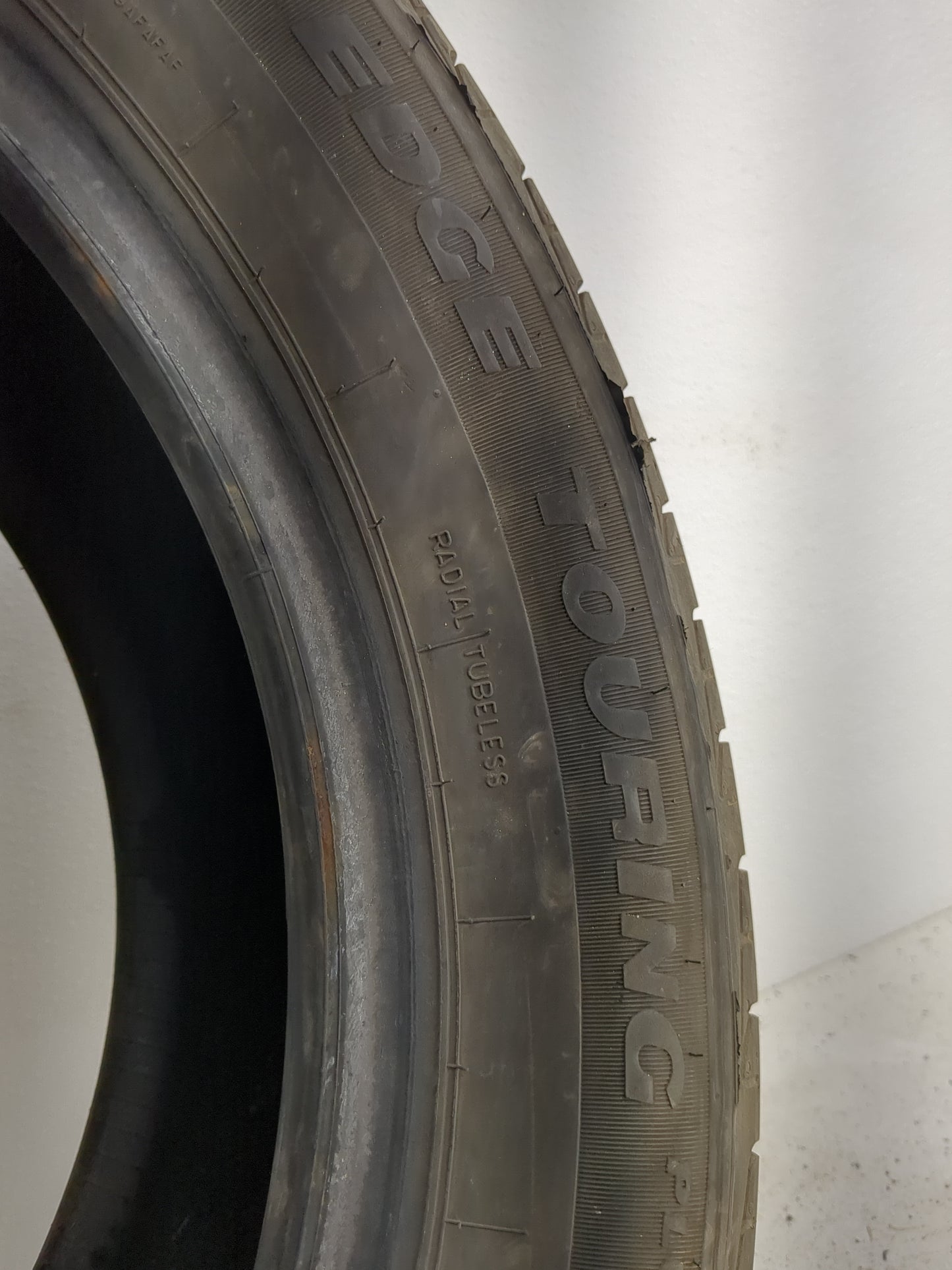 Used Tire 215/55R17 KELLY EDGE TOURING PLUS 94V - Tread Depth 10/32 - Oemusedautoparts1.com
