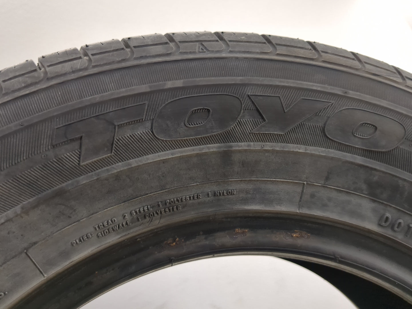 Used Tire P195/70R14 TOYO EXTENSA 90T - Tread Depth 11/32 - Oemusedautoparts1.com