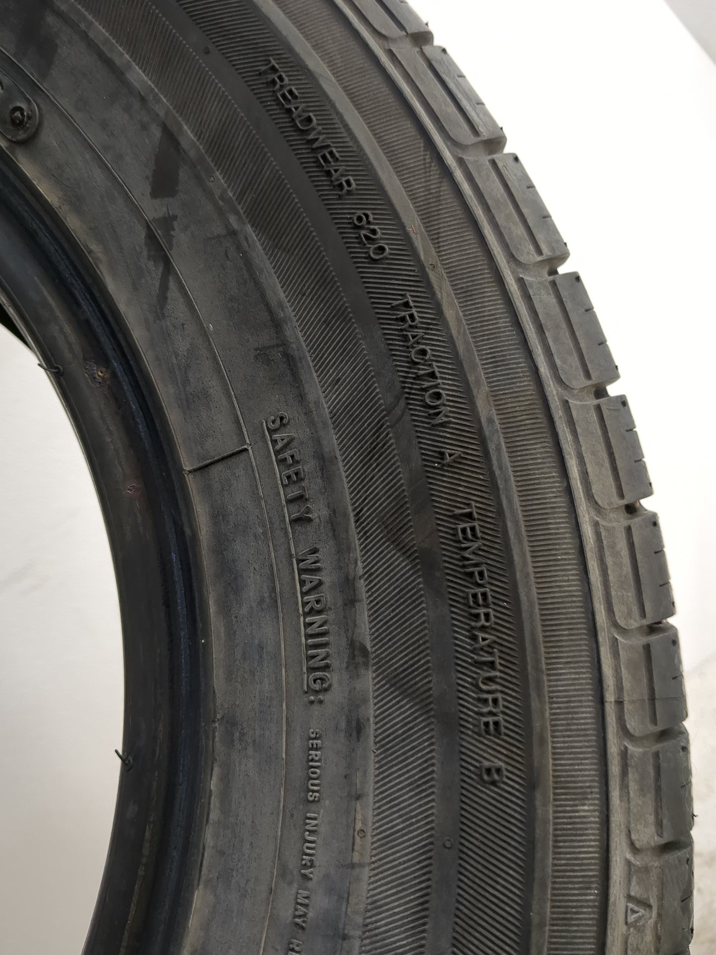 Used Tire P195/70R14 TOYO EXTENSA 90T - Tread Depth 11/32 - Oemusedautoparts1.com