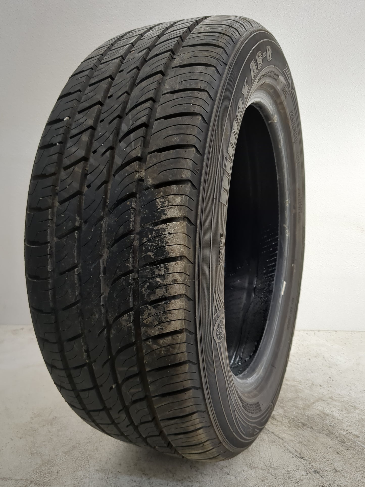 Used Tire 225/55R17 RADAR DIMAX AS-8 101V - Tread Depth 11/32 - Oemusedautoparts1.com