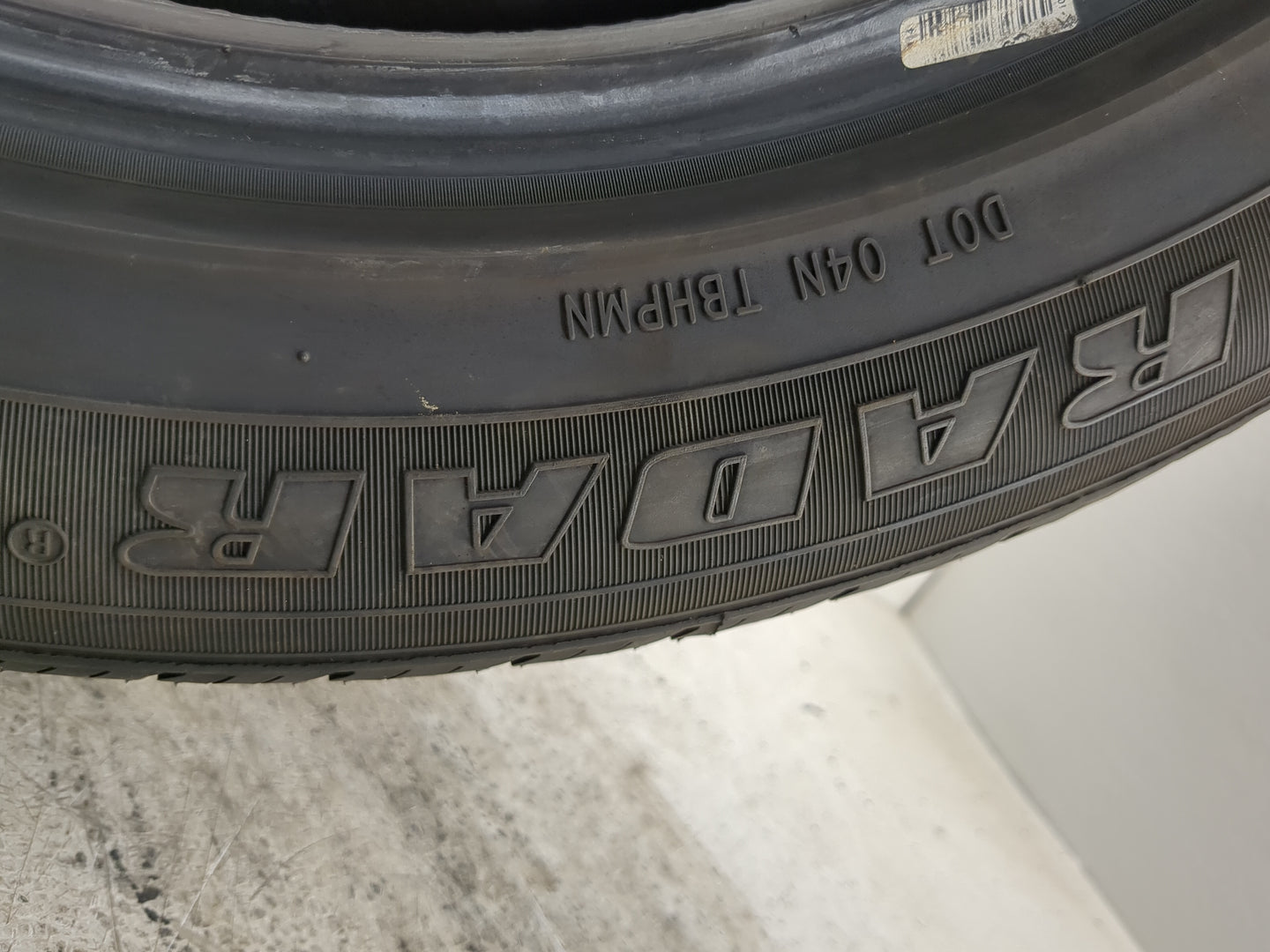Used Tire 225/55R17 RADAR DIMAX AS-8 101V - Tread Depth 11/32 - Oemusedautoparts1.com