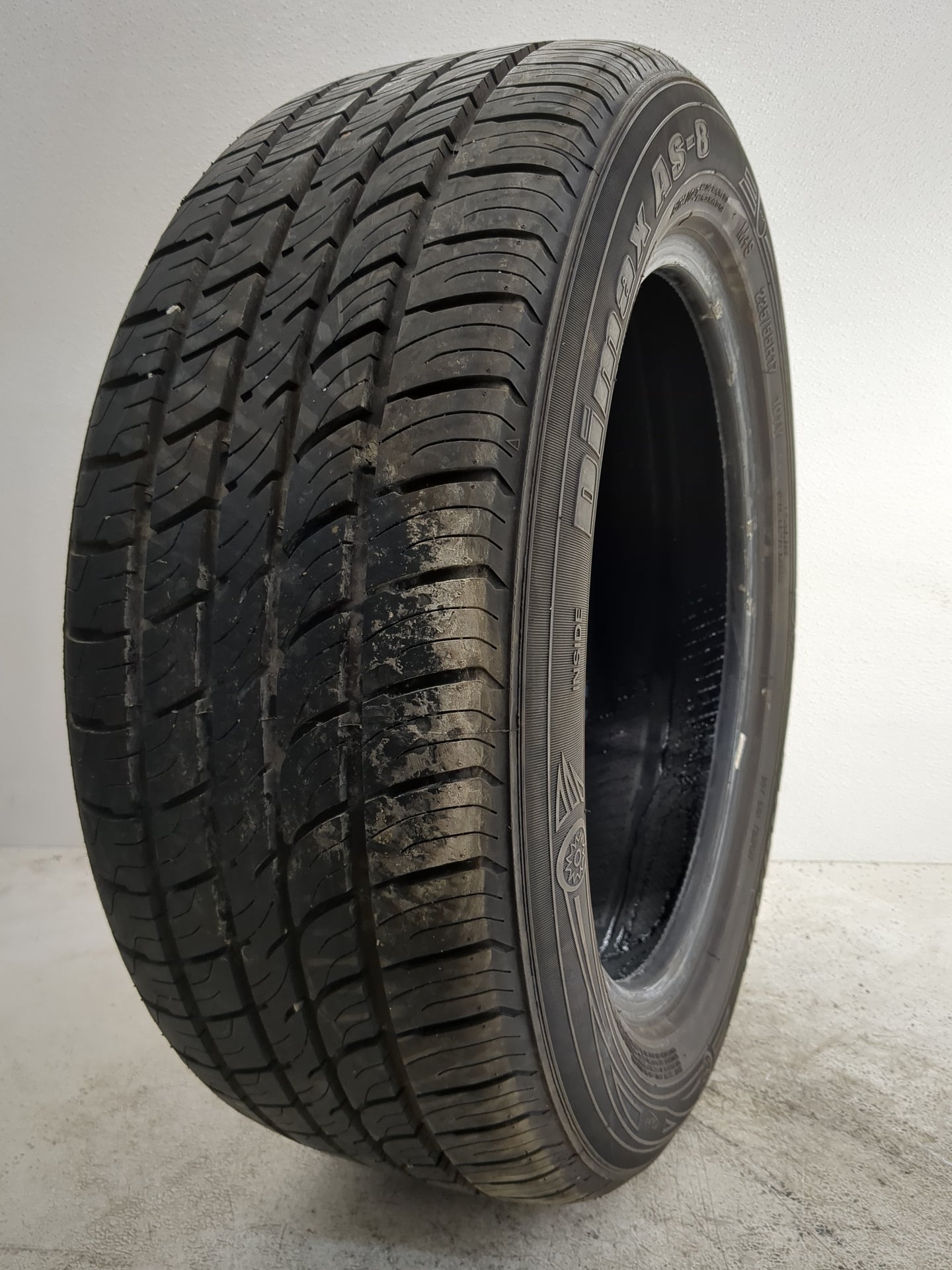 Used Tire 225/55R17 RADAR DIMAX AS-8 101V - Tread Depth 11/32 - Oemusedautoparts1.com