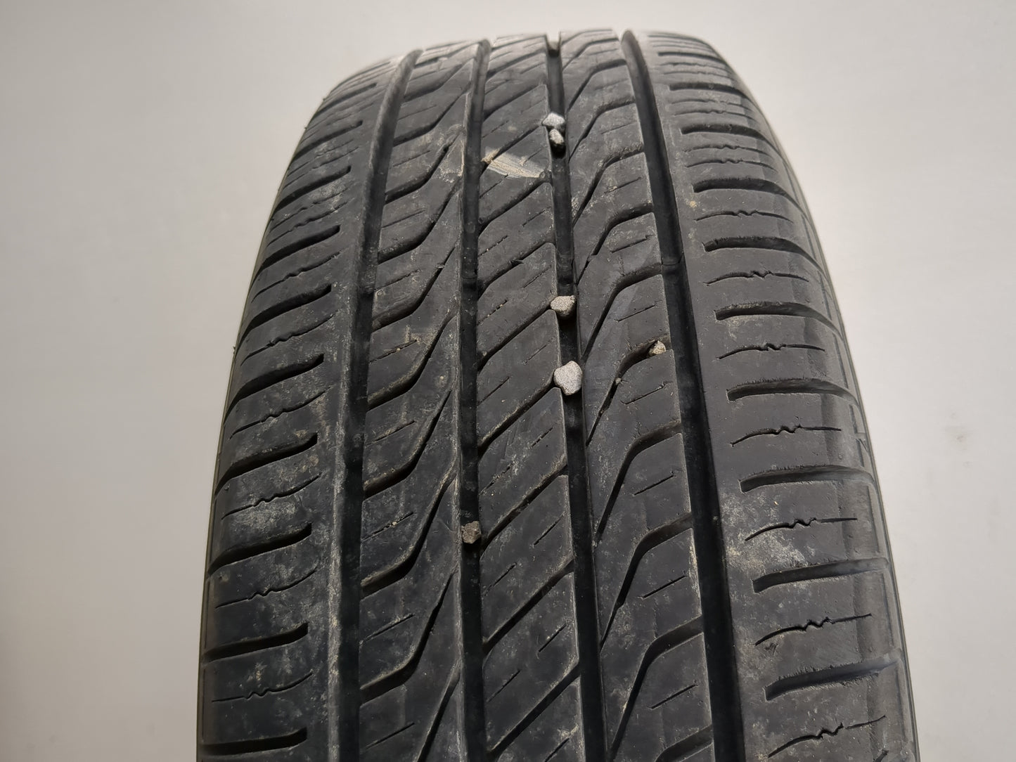 Used Tire P195/70R14 TOYO EXTENSA A/S 90T - Tread Depth 7.5/32 - Oemusedautoparts1.com