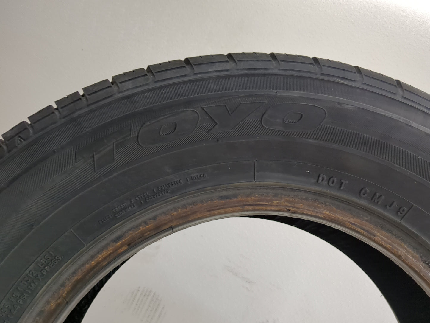 Used Tire P195/70R14 TOYO EXTENSA A/S 90T - Tread Depth 7.5/32 - Oemusedautoparts1.com