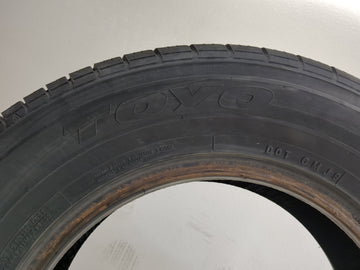 Used Tire P195/70R14 TOYO EXTENSA A/S 90T - Tread Depth 7.5/32