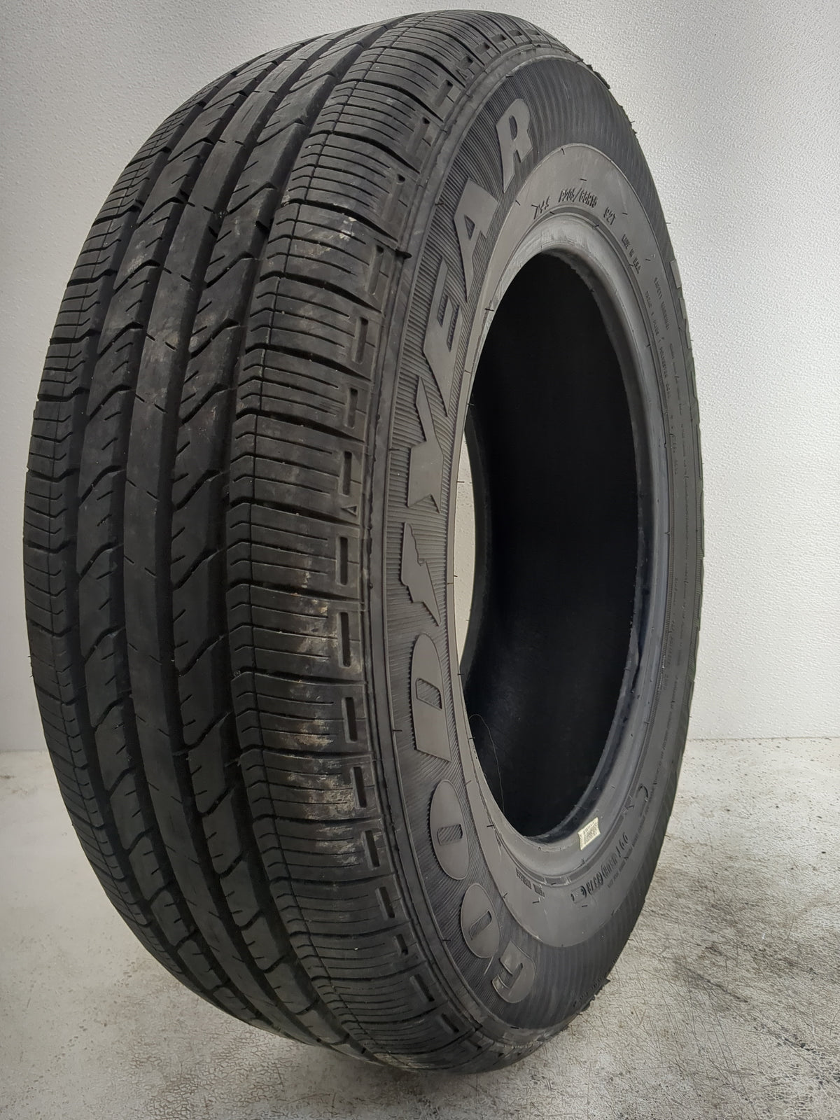 Used Tire P205/65R15 GOODYEAR INTEGRITY 92T - Tread Depth 9.5/32 - Oemusedautoparts1.com