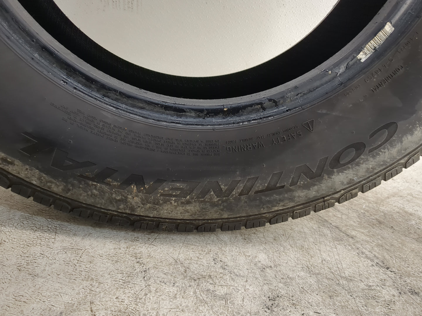 Used Tire 225/65R16 CONTINENTAL TRUECONTACT TOUR 100T - Tread Depth 7/32 - Oemusedautoparts1.com