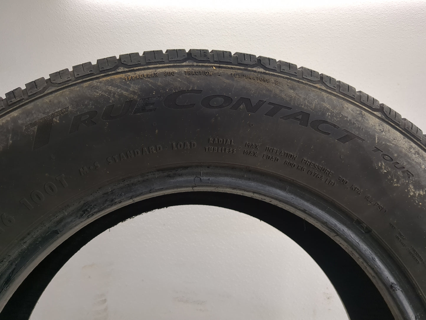 Used Tire 225/65R16 CONTINENTAL TRUECONTACT TOUR 100T - Tread Depth 7/32 - Oemusedautoparts1.com