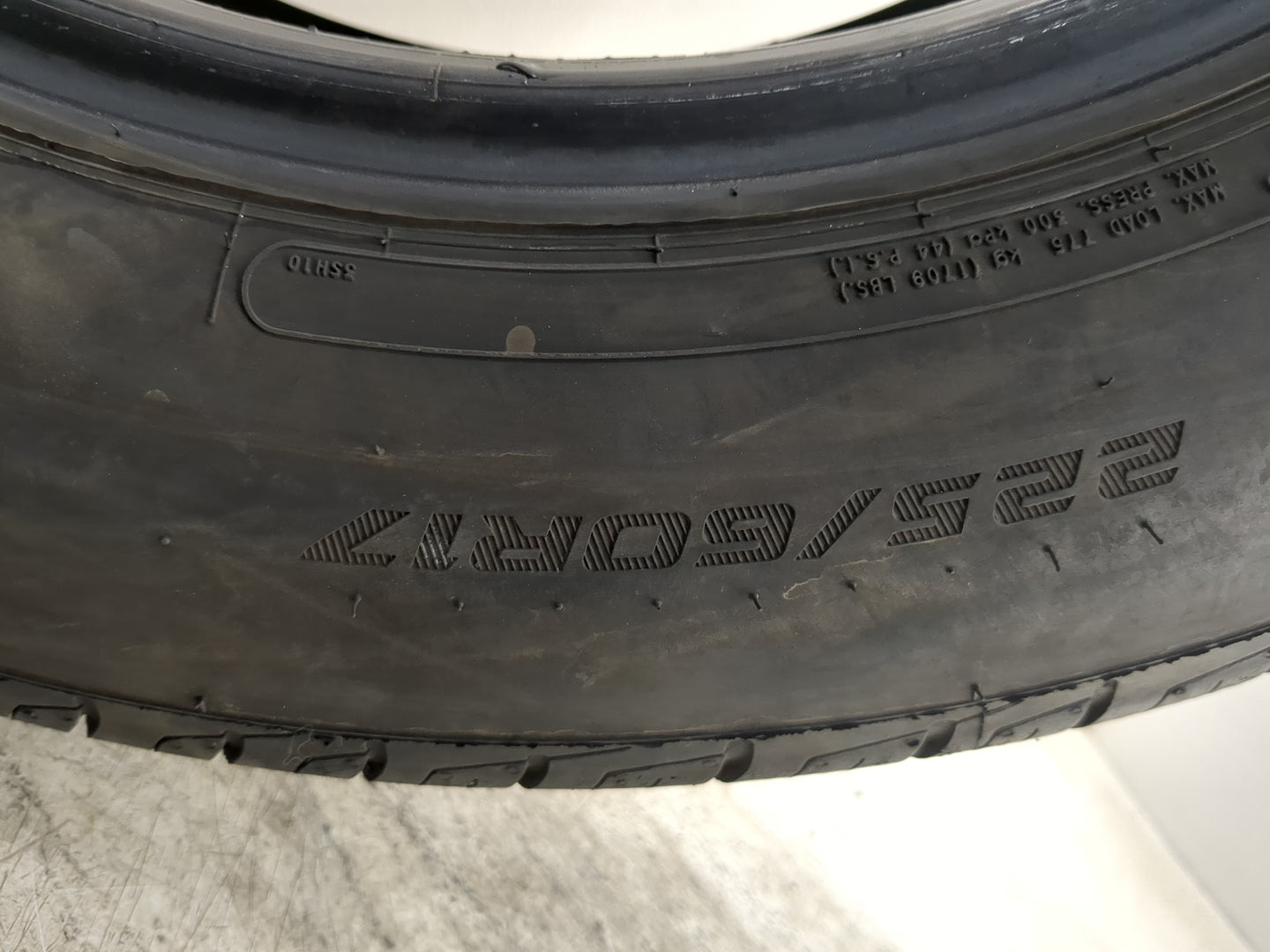 Used Tire 225/50R17 ARIZONIAN SILVER EDITION ALL SEASON 99H - Tread Depth 10/32 - Oemusedautoparts1.com