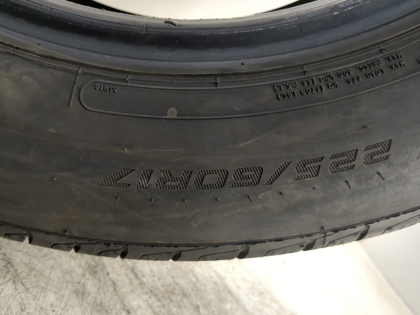 Used Tire 225/50R17 ARIZONIAN SILVER EDITION ALL SEASON 99H - Tread Depth 10/32 - Oemusedautoparts1.com