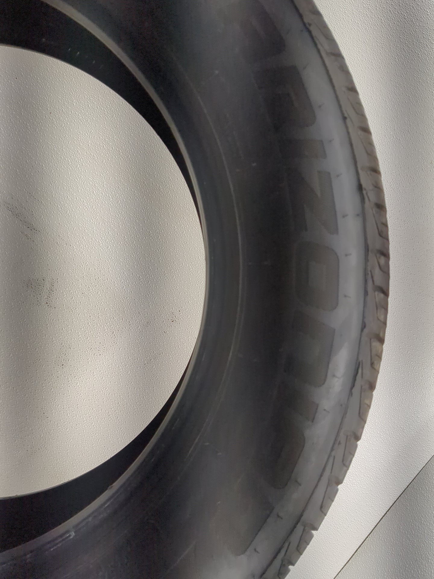 Used Tire 225/50R17 ARIZONIAN SILVER EDITION ALL SEASON 99H - Tread Depth 10/32 - Oemusedautoparts1.com