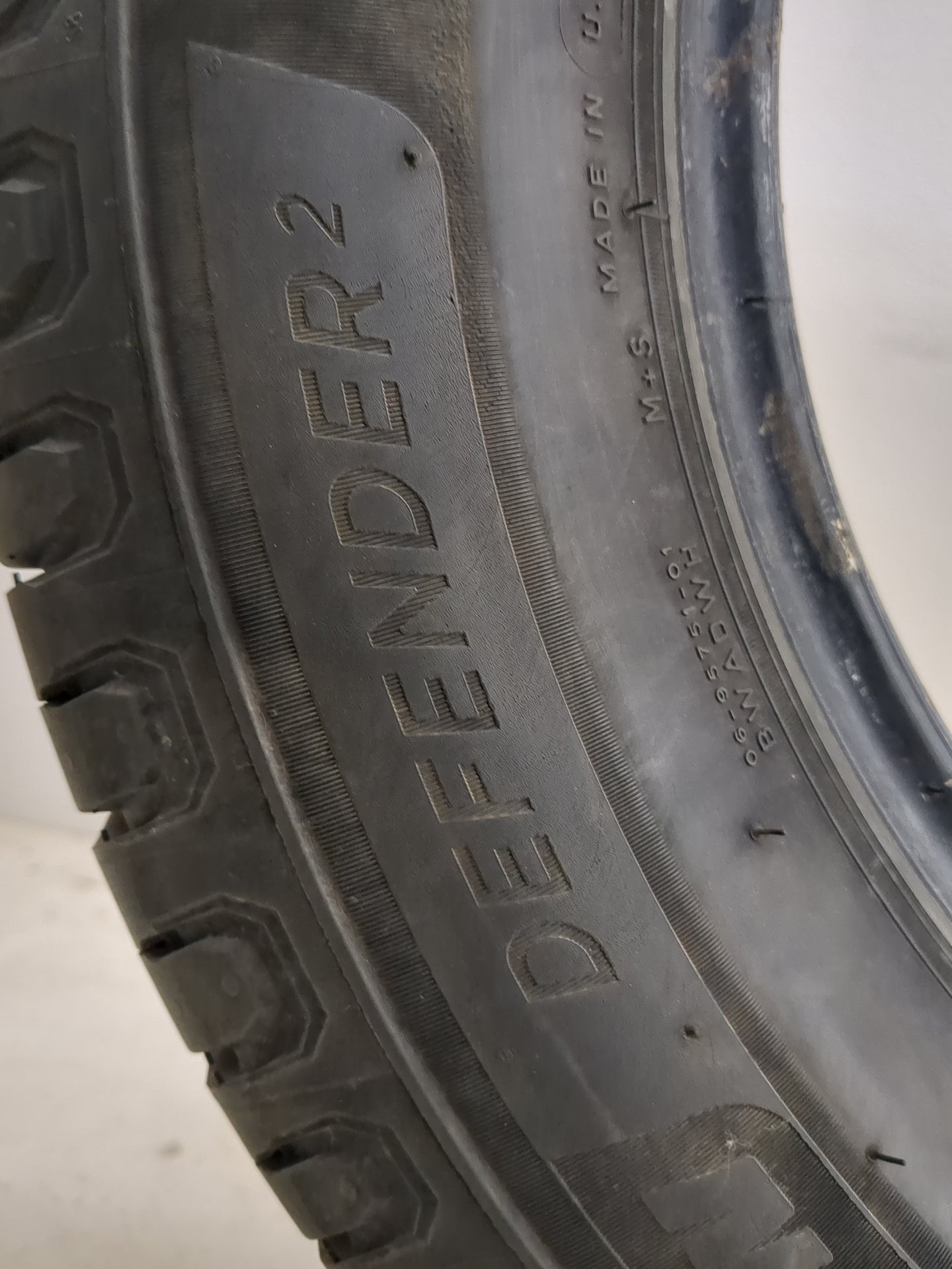 Used Tire 225/60R16 MICHELIN DEFENDER 2 98H - Tread Depth 8/32 - Oemusedautoparts1.com