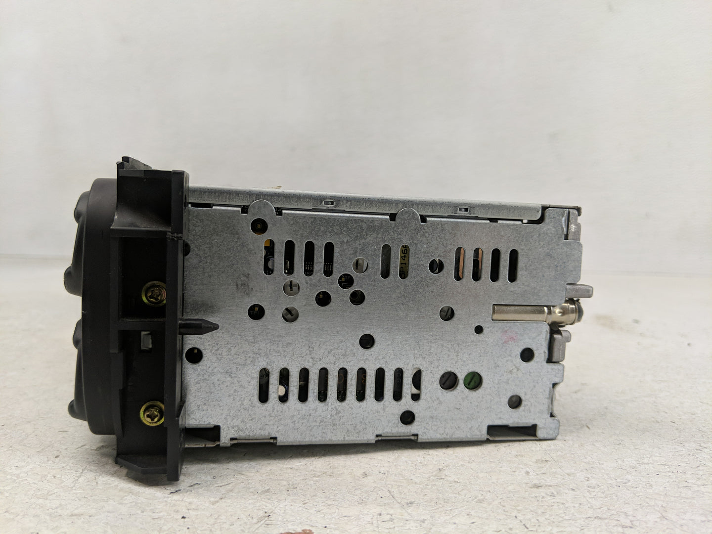 2002 Dodge Grand Caravan Radio AM FM Cd Player Receiver Replacement P/N:P04858540AE Fits Fits 1998 1999 2000 2001 OEM Used A