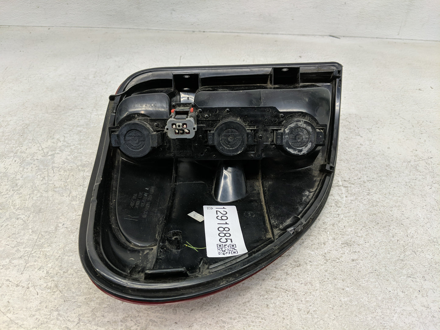 2002 Dodge Grand Caravan Tail Light Assembly Passenger Right OEM Fits Fits 2001 2003 OEM Used Auto Parts - Oemusedautoparts1